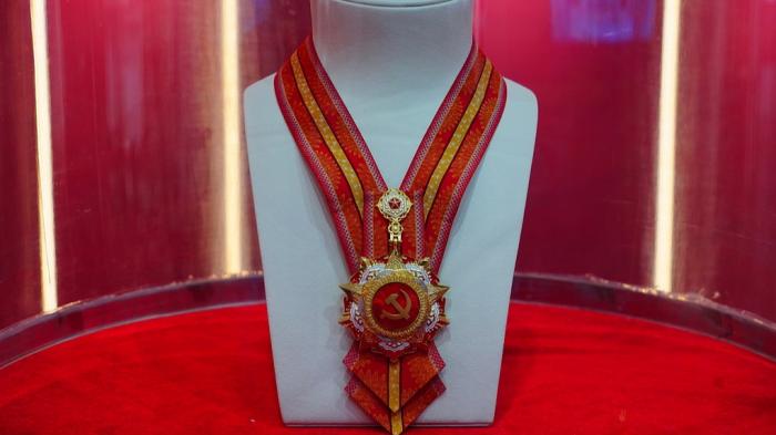 CGTN: From the people, for the people: What the July 1 Medal honors