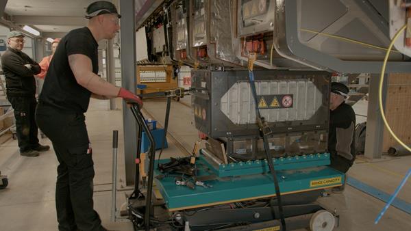 North-East-Based Turntide Receives Initial Battery Production Order from Hitachi Rail for Arriva's Grand Central Intercity UK Battery Trains
