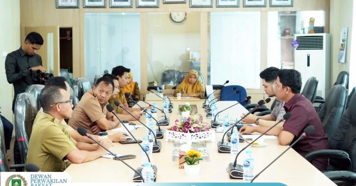 Komisi I Rapat Kerja Bersama Dinas Pemberdayaan Masyarakat dan Desa