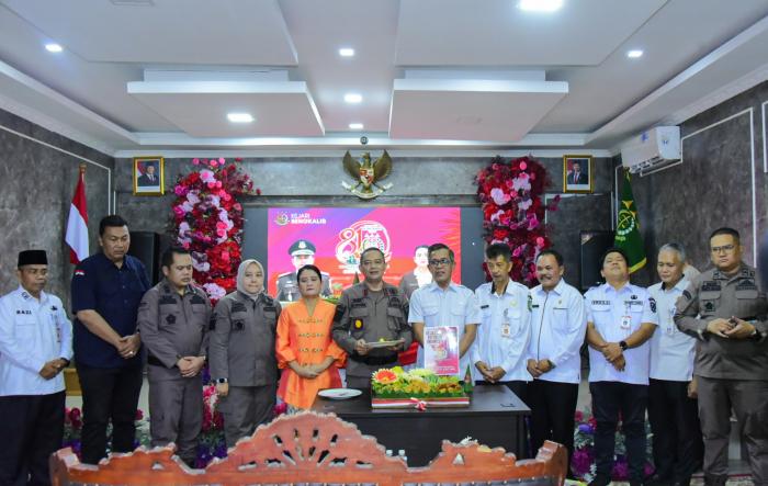 Pemkab Bengkalis Beri Kejutan Tumpeng di HUT ke-81 Kejaksaan RI